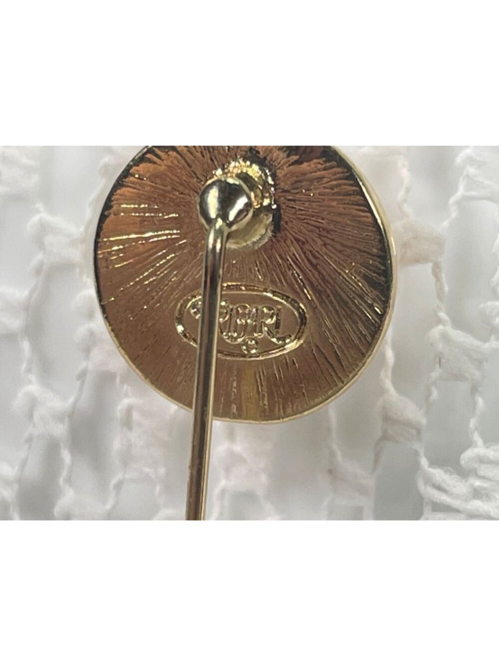 Butterfly Cameo Stick Pin Gold-Tone Vintage Brooch Accessory - Picture 5 of 6